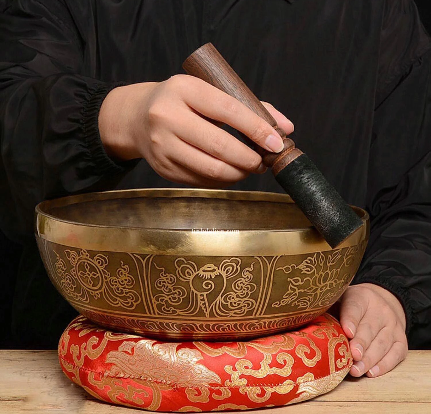 Thanh âm của 108 chuông xoay